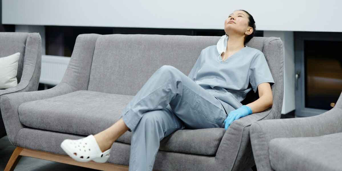 Werkdruk in de zorg: professioneel overeind blijven als verpleegkundige